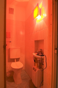 Rotlichtklo