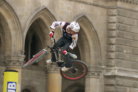 Sprung mit dem Rad