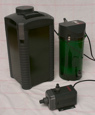 Aquarium Filter und Pumpen