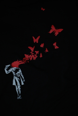 das berühmte Kopfschuss-Schmetterlinge T-Shirt